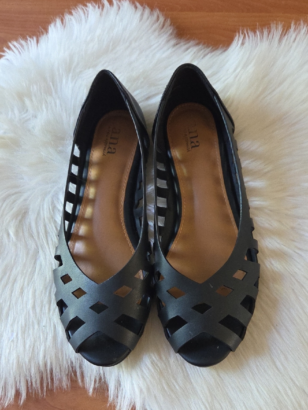 a.n.a Black Cutout Peep-Toe Flats Sandals Sz 7